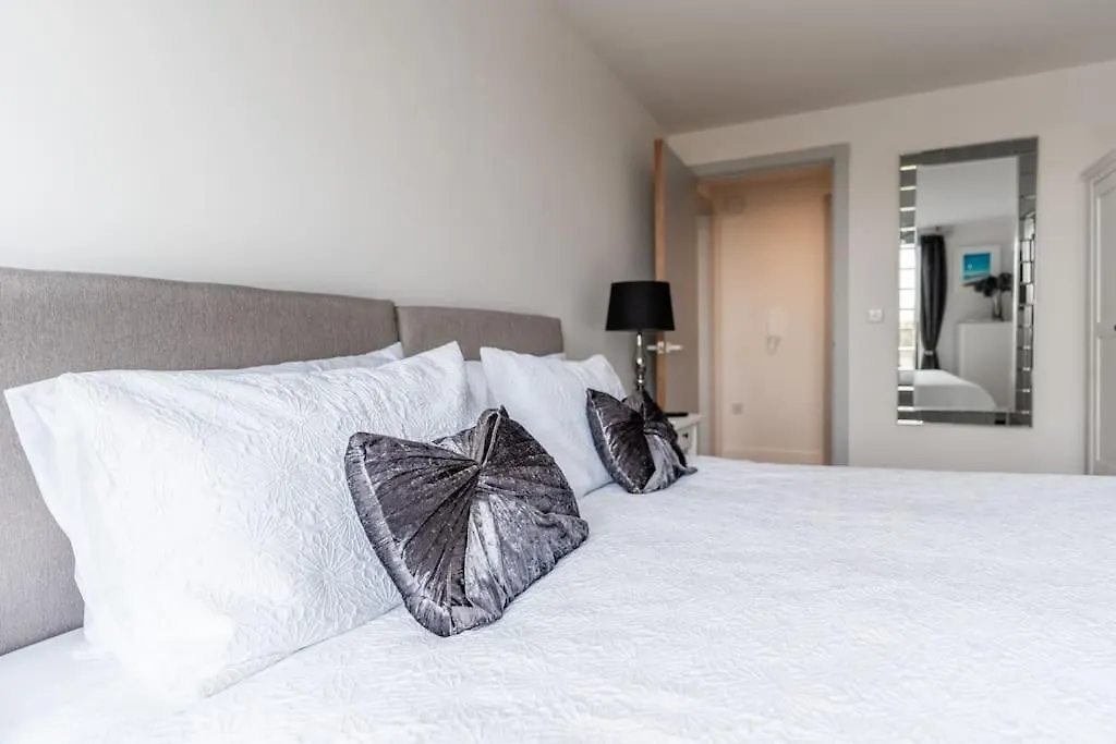 Apartment Stunning 2 Bed In Bournemouth Central + Parking